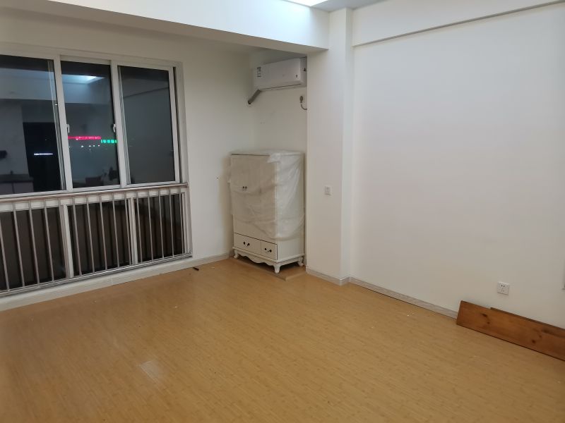 品質(zhì)小區(qū)！1室1廳1衛(wèi)40m2全明戶型，朝向采光好。
