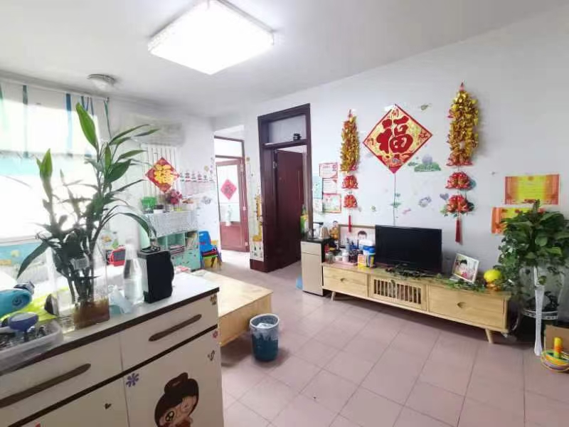 尚賢中學(xué)對(duì)過3室1廳1衛(wèi)76m274萬元