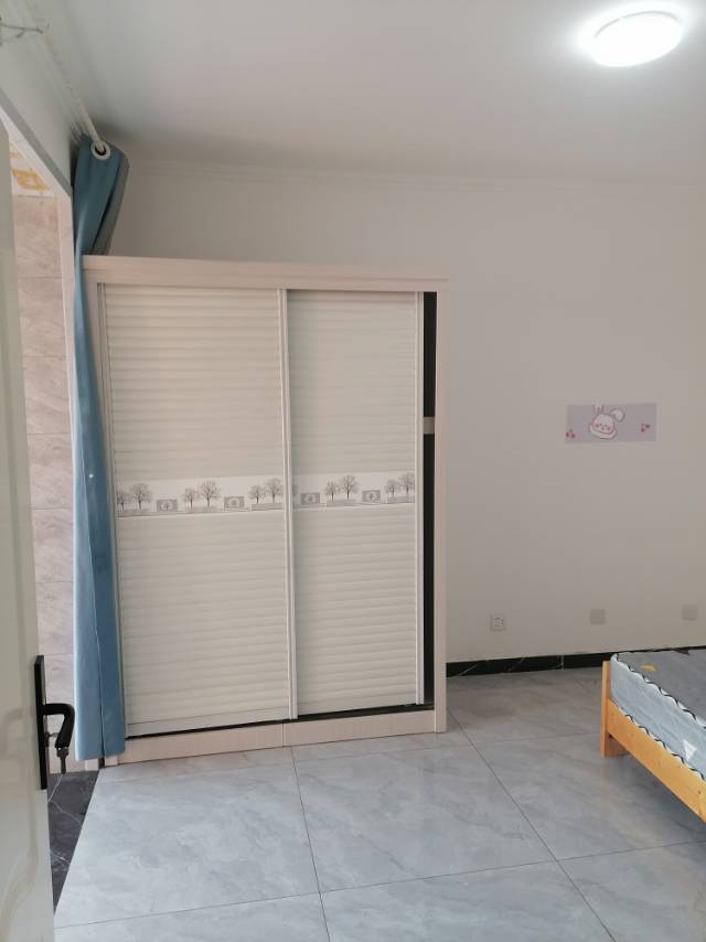 杏騰國際新樓好樓層，裝修新，有部分家具