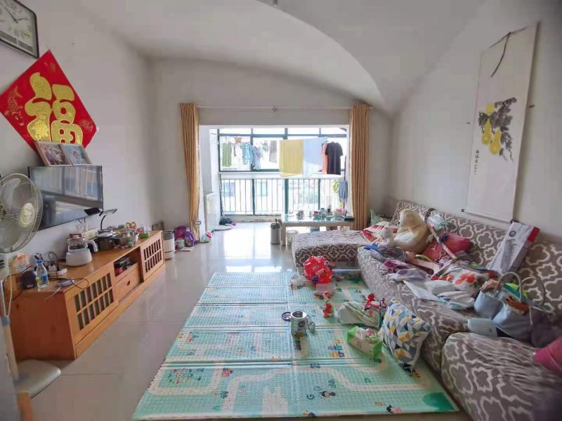 品質(zhì)小區(qū)學(xué)區(qū)房！2室2廳1衛(wèi)144m2，拎包入駐，隨時看房。