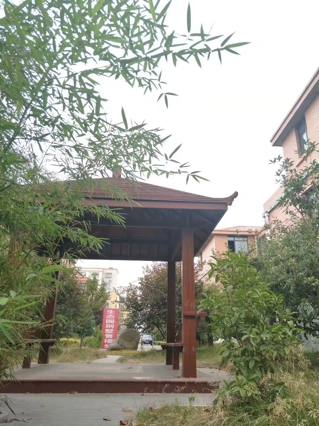 品質(zhì)小區(qū)！6室3廳3衛(wèi)320m2全明戶型，朝向采光好。
