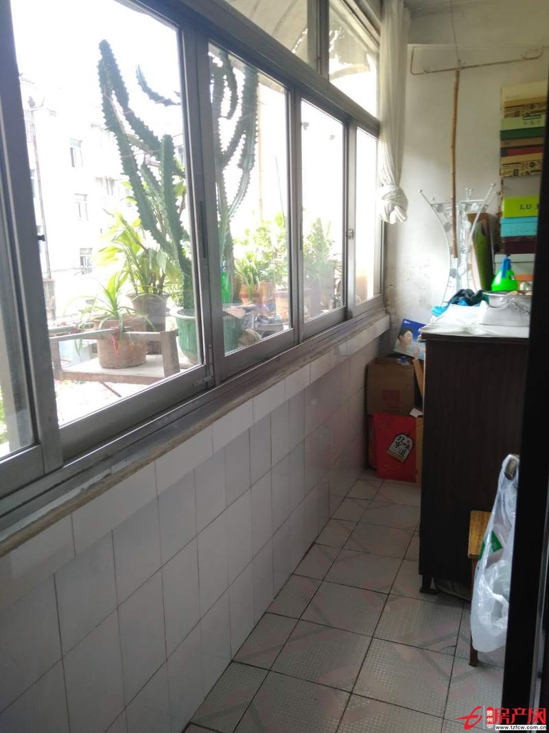 誠(chéng)信花園經(jīng)典三室，黃金多層三樓，南北通透，可貸款