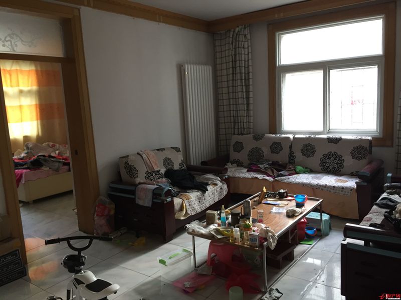 送十八平地下室，五十平車庫(kù)，證滿五年，支持貸款