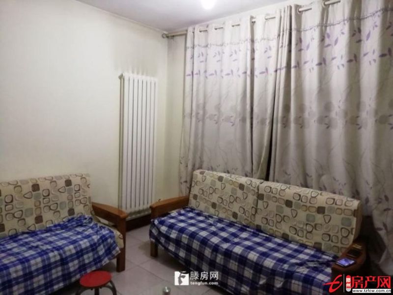 魯東小區(qū)三室向陽，暖氣滿五年送儲(chǔ)藏室，性價(jià)比高急售
