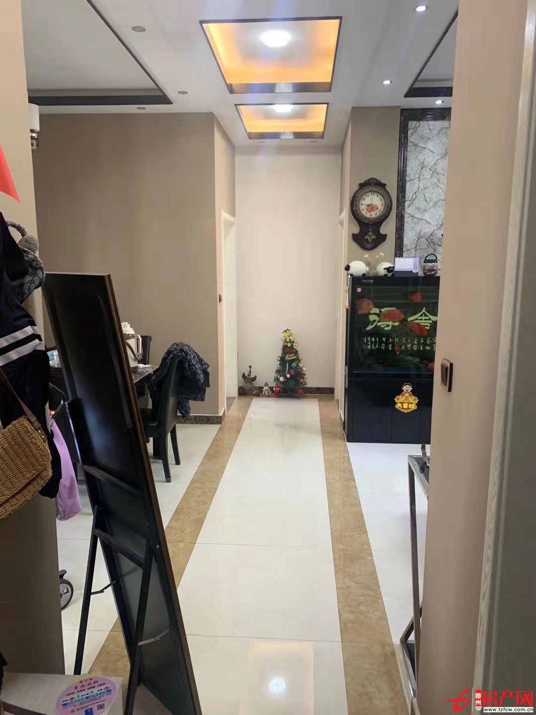 城東涵翠苑b區(qū)，多層客廳朝陽精裝三居室，送家具，拎包即住