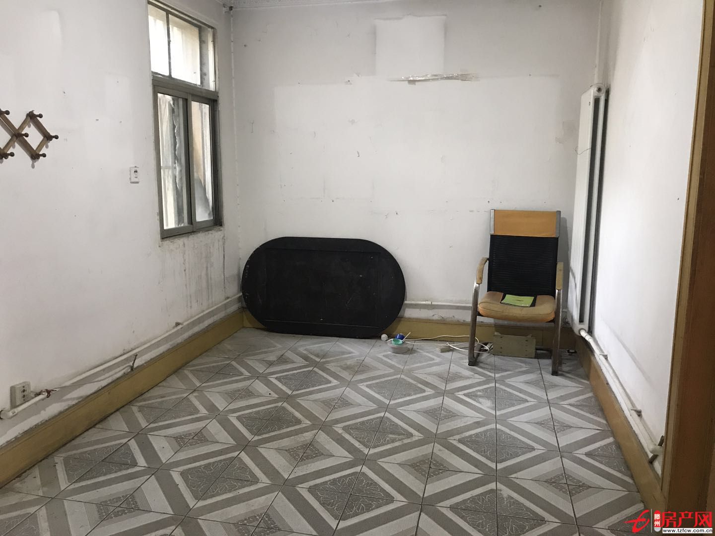北老一中宿舍三樓兩居室戶型方正兩室朝南老證過戶費(fèi)低送儲(chǔ)