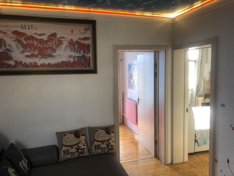 精裝修3室2廳1衛(wèi)80m280萬元