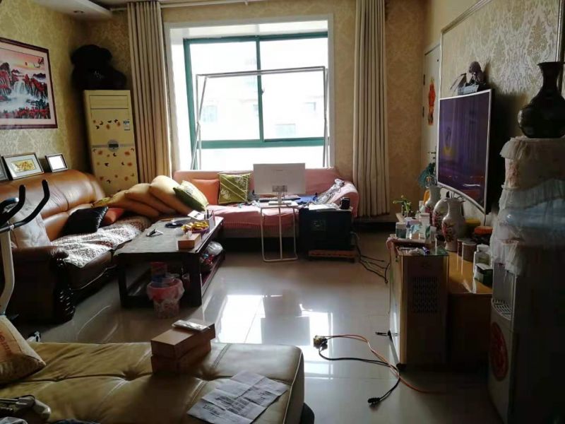 通盛上?；▓@精裝修復(fù)式6室3廳2衛(wèi)低價(jià)出售