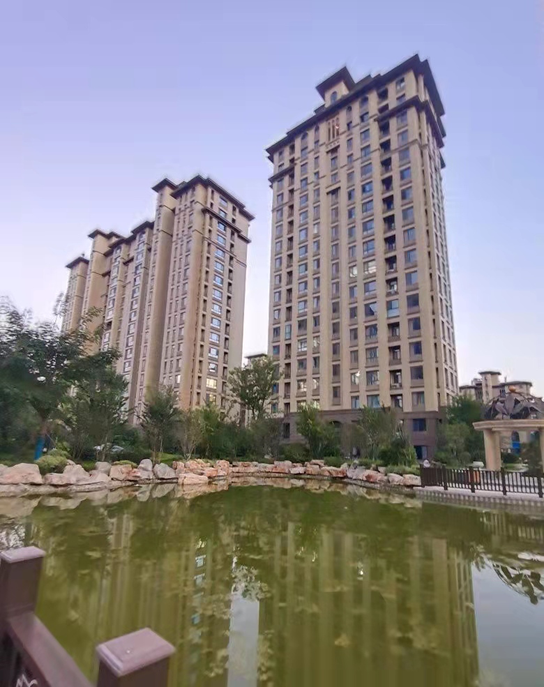 滕北東城名景小區(qū)稀有電梯洋房誠心出售