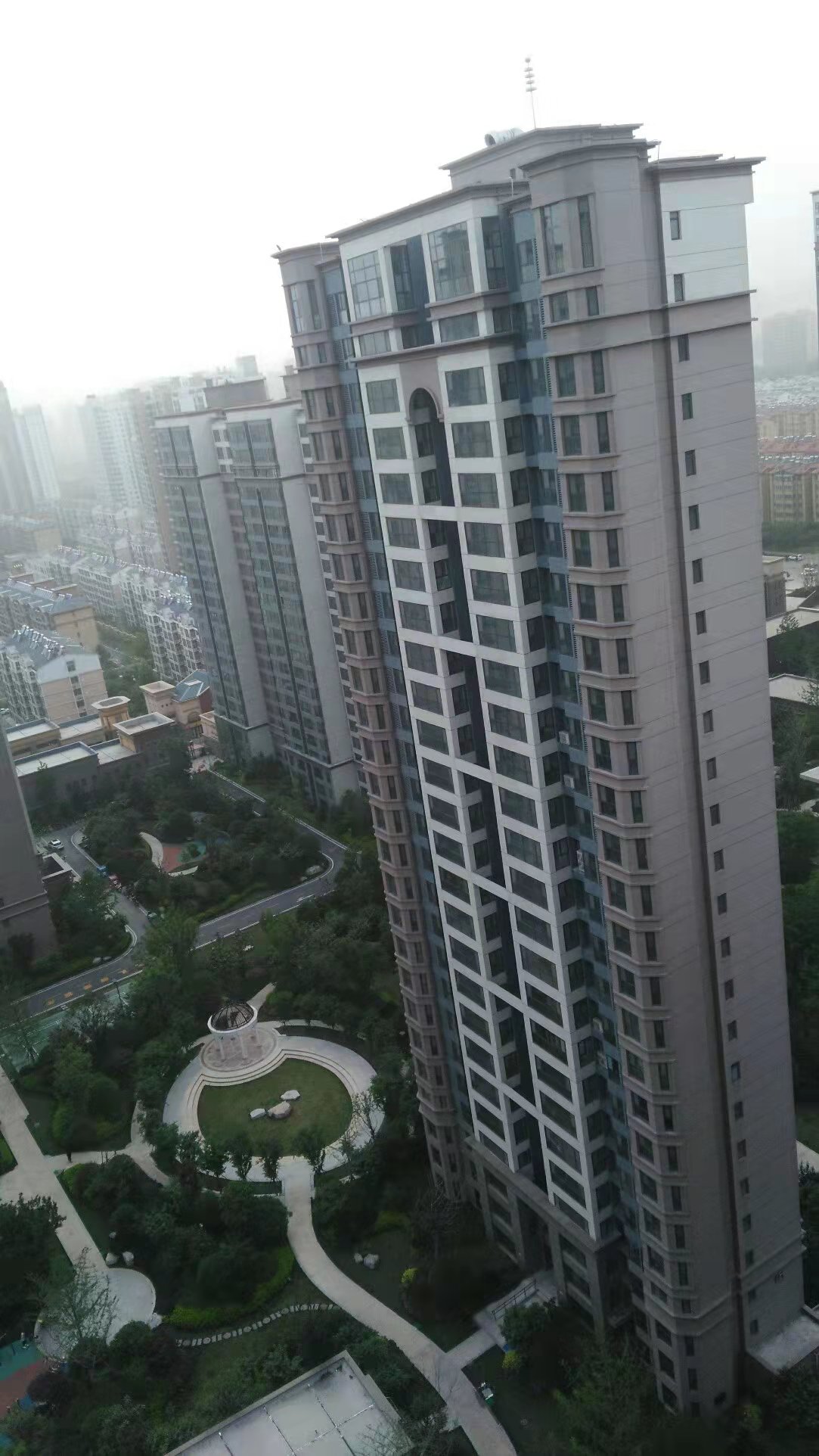 滕州涵翠苑C區(qū)精品戶型出售普通裝修3室2廳2衛(wèi)127m2143萬(wàn)元