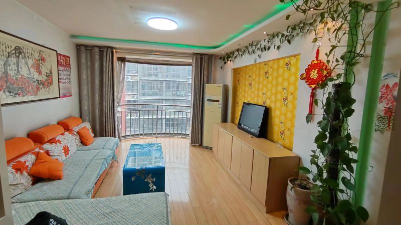 貴和世紀(jì)佳苑家具家電齊全拎包住地暖兩部空調(diào)精裝修2室2廳1衛(wèi)100m21700元/月