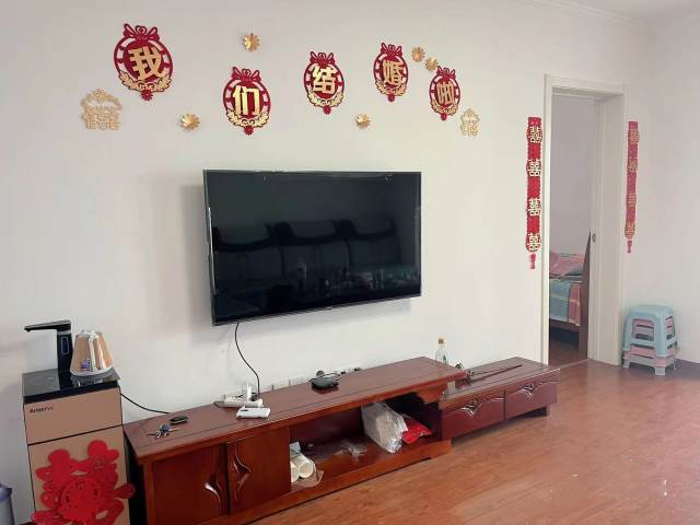 中央城B區(qū) 2室2廳1衛(wèi)105m2116萬(wàn)元
