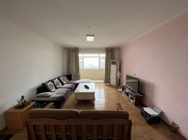 人和藍(lán)灣，緊鄰新一中，南排觀景，精裝修3室2廳2衛(wèi)155m22200元/月（包含地下車位+儲藏室）