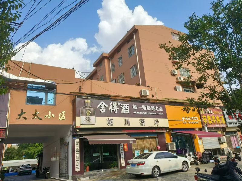 重點(diǎn)中學(xué)旁，隨時看房